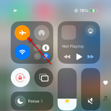 تشغيل وضع الطيران على iPhone