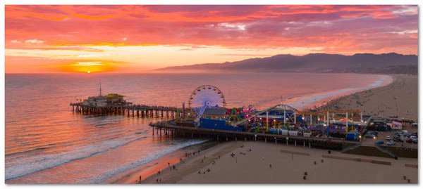 Santa Monica, USA, molo Santa Monica, nejlepší místo pro parodii Pokémonů